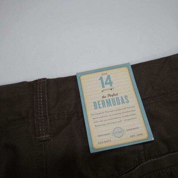Lot of 2 Pairs Old Navy Perfect Bermuda Shorts NWT Size 14 Brown and Beige Khaki - Picture 5 of 9
